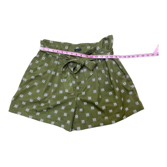 Ann Taylor Factory High Waist Pleated Belted Shorts Green Geometric Print Sz 14 - Picture 3 of 5